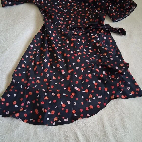 7 For All Mankind Women's Size Large Black Red Floral True Wrap Mini Dress - Picture 9 of 11